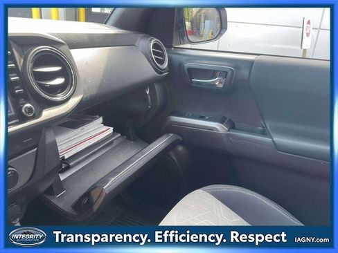 Used 2023 Toyota Tacoma TRD Off-Road image 33