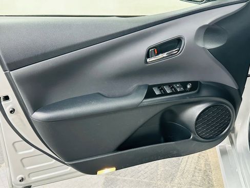 Used 2019 Toyota Prius LE image 25