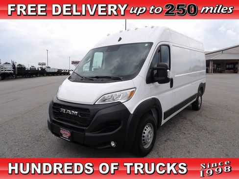 Used 2024 RAM ProMaster 2500 w/ Convenience Group FWD image 1