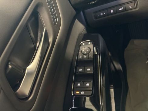 New 2026 Nissan Pathfinder Platinum image 14