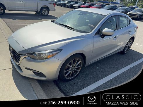 Used 2018 MAZDA MAZDA3 Touring FWD image 1