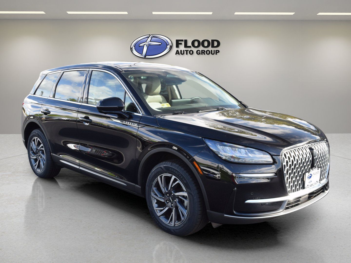 Used 2023 Lincoln Corsair AWD w/ Equipment Group 101A image 1