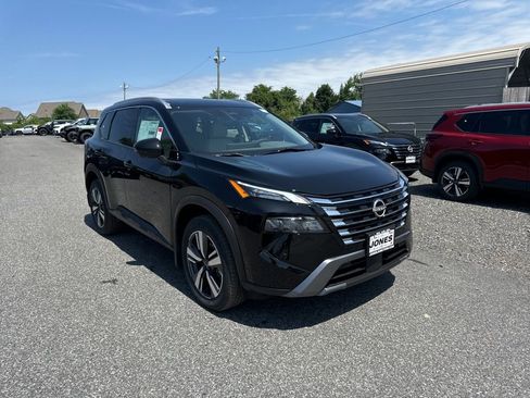 Used 2024 Nissan Rogue SL w/ SL Premium Package image 2