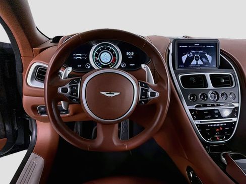 Used 2020 Aston Martin DB11 Volante RWD image 22
