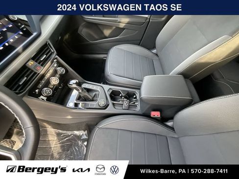 Used 2024 Volkswagen Taos SE w/ Black Wheel Plus Package AWD/4WD image 14