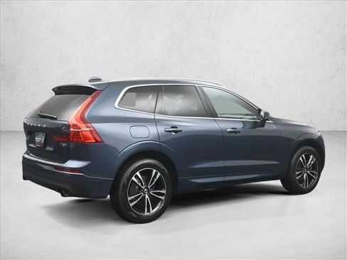 Used 2018 Volvo XC60 T5 Momentum w/ Convenience Package image 2