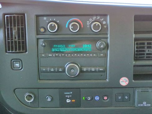 Used 2024 Chevrolet Express 3500 LT w/ LT Preferred Equipment Group RWD image 22