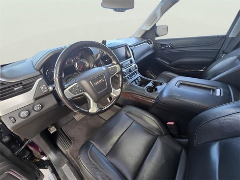 Used 2019 GMC Yukon XL SLT image 8