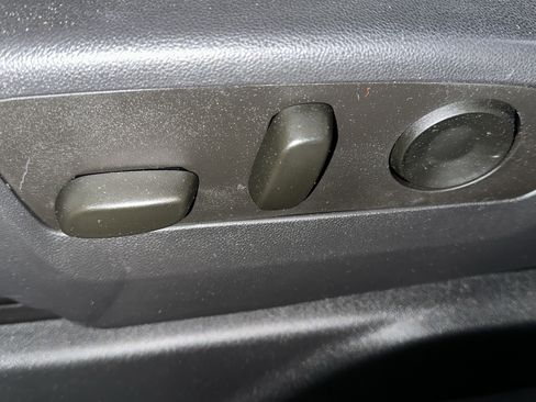 Used 2023 Chevrolet Silverado 1500 LT image 18