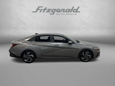 Used 2025 Hyundai Elantra SEL FWD image 7