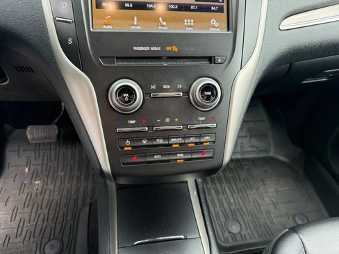 Used 2017 Lincoln MKC Premiere FWD image 23