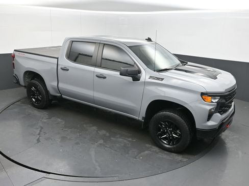 Used 2024 Chevrolet Silverado 1500 Custom Trail Boss w/ LPO, Dark Essentials Package AWD/4WD image 32