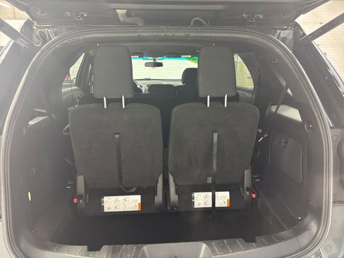 Used 2016 Ford Explorer XLT w/ Equipment Group 201A AWD/4WD image 28