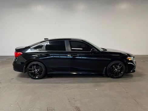 Used 2023 Honda Civic Sport image 2