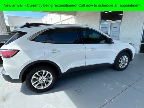 Used 2021 Ford Escape SE w/ Convenience Package AWD/4WD image 4