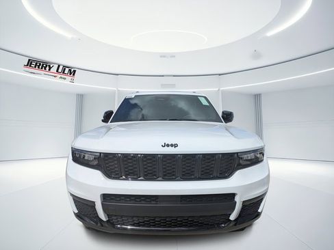 New 2025 Jeep Grand Cherokee L Altitude image 7