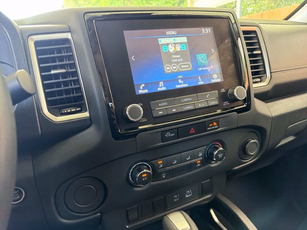 Used 2024 Nissan Frontier SV RWD image 25