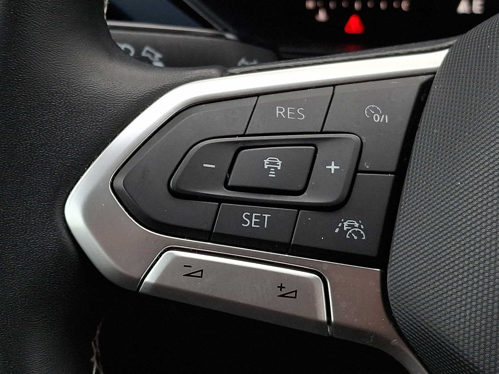 Used 2022 Volkswagen Taos SE AWD/4WD image 18