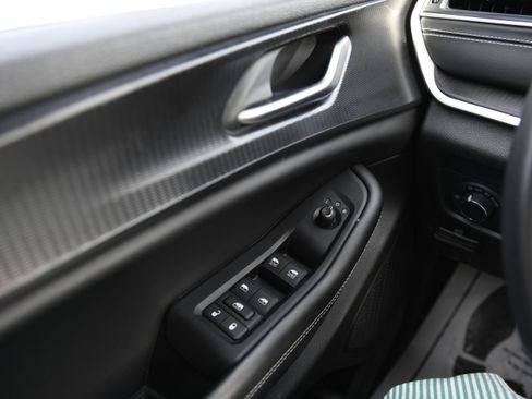 Used 2023 Jeep Grand Cherokee L Laredo RWD image 25