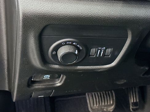 Used 2023 Jeep Grand Cherokee L Laredo AWD/4WD image 17