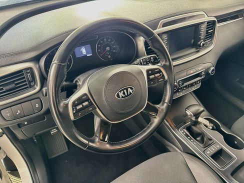 Used 2020 Kia Sorento S AWD/4WD image 12