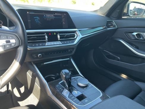 Used 2021 BMW 330e w/ Convenience Package RWD image 32