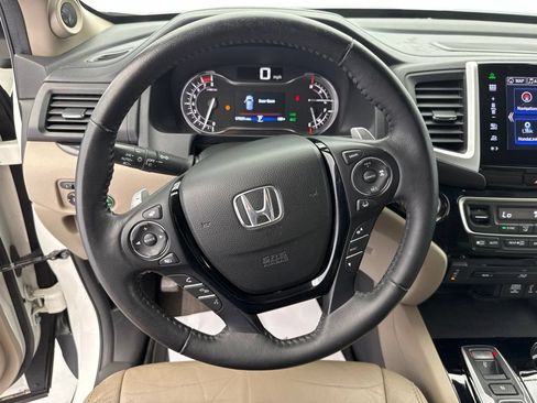 Used 2016 Honda Pilot Touring image 28