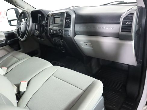 Used 2018 Ford F250 XL w/ Power Equipment Group image 38
