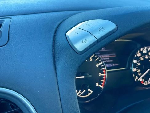 Used 2020 Nissan Pathfinder SL image 17