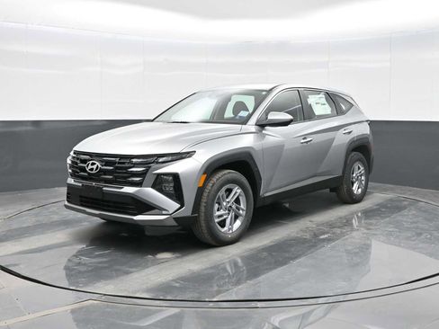 New 2026 Hyundai Tucson SE image 1