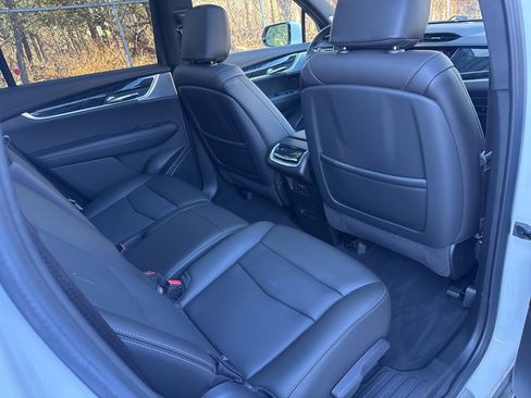 Used 2023 Cadillac XT6 Premium Luxury image 22