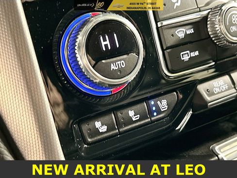 Used 2024 GMC Yukon XL Denali w/ Advanced Technology Package image 21