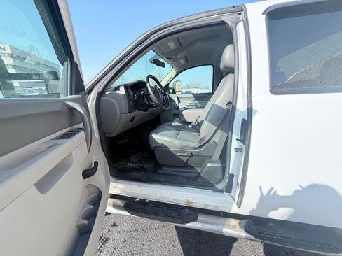 Used 2013 Chevrolet Silverado 2500 W/T image 9