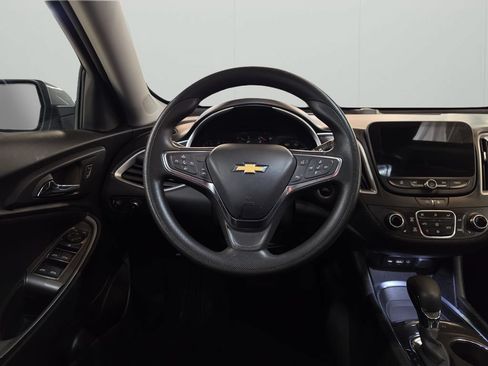 Used 2025 Chevrolet Malibu LT FWD image 17