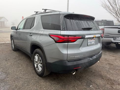 Used 2023 Chevrolet Traverse LT image 3