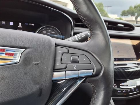 Used 2023 Cadillac XT6 Premium Luxury w/ Technology Package AWD/4WD image 26
