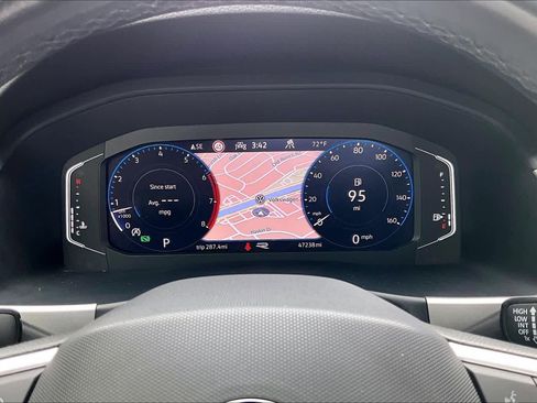 Used 2021 Volkswagen Atlas Cross Sport SEL Premium R-Line image 26