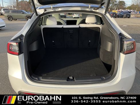 Used 2022 Tesla Model Y Performance image 34