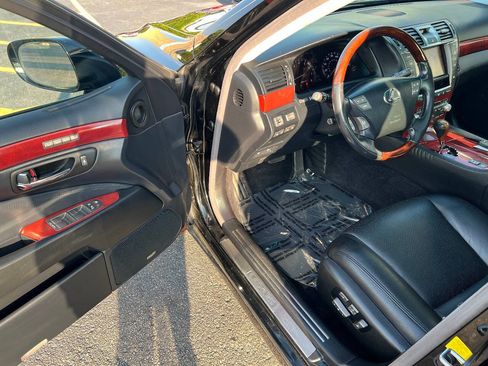 Used 2011 Lexus LS 460 AWD w/ Luxury Value Edition image 16