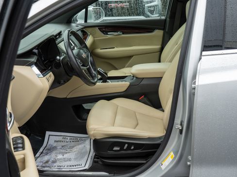 Used 2018 Cadillac XT5 Premium Luxury FWD image 30