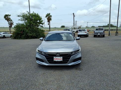 Used 2018 Honda Accord LX image 3