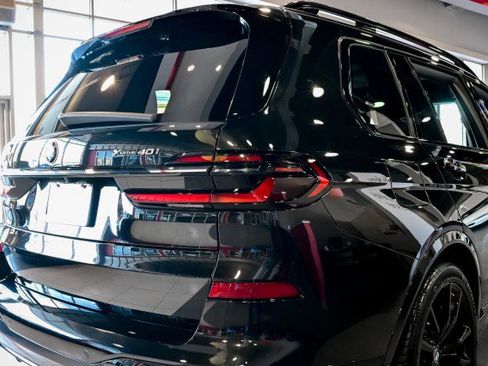 Used 2023 BMW X7 xDrive40i w/ Executive Package image 11