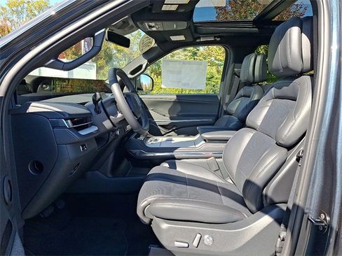 New 2025 Lincoln Navigator L Reserve w/ Jet Appearance Package image 6