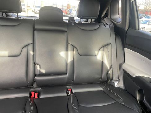 Used 2025 Jeep Compass Limited image 37