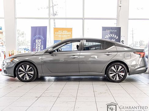 Used 2022 Nissan Altima 2.5 SV FWD image 6