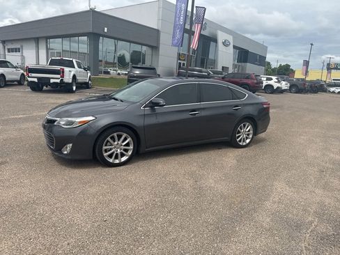 Used 2013 Toyota Avalon Limited FWD image 8