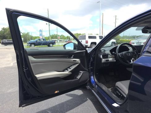 Used 2018 Honda Accord EX-L image 9