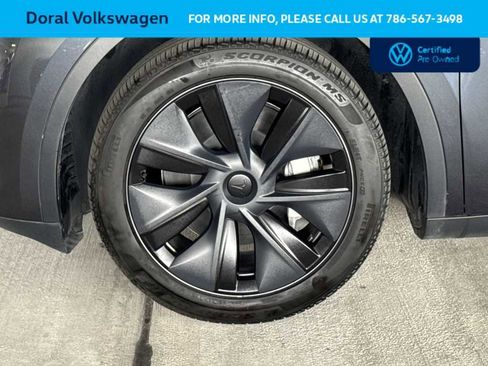 Used 2024 Tesla Model Y Long Range RWD image 11