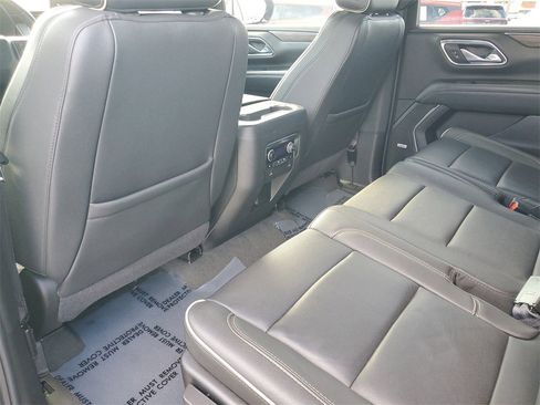 Used 2024 Chevrolet Suburban Premier image 22