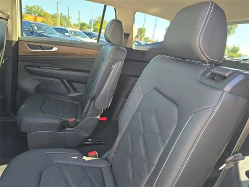 New 2026 Volkswagen Atlas SE image 15